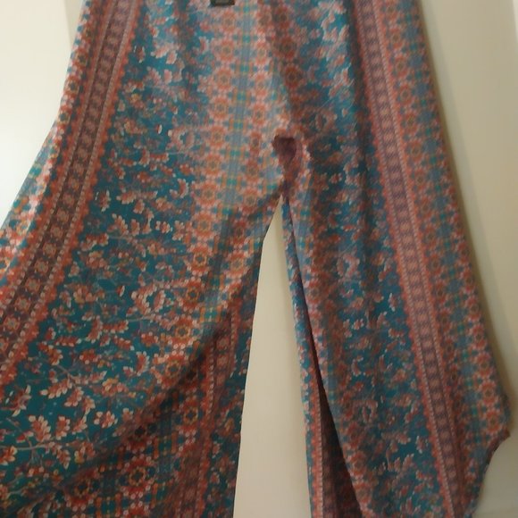 BCBGMAXAZRIA Pants, Culottes, Gauchos, - Picture 8 of 8